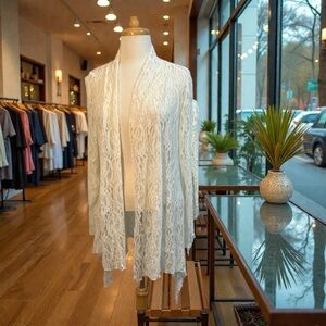 Verducci Elegant Cream Lace Cardigan (XL)